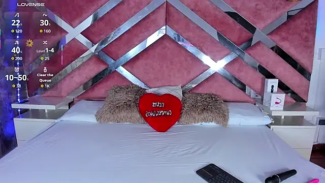 Lily Queen30 online show from 11-20-25, 08:31