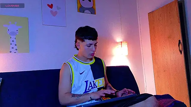 Snapshot of latiin_boy21 chatting on 11-07-25, 05:50 latiin boy21 online show from 11-07-25, 05:50