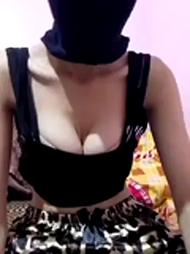 Snapshot of malak_quen chatting on 07-14-26, 11:55 malak quen online show from 07-14-26, 11:55