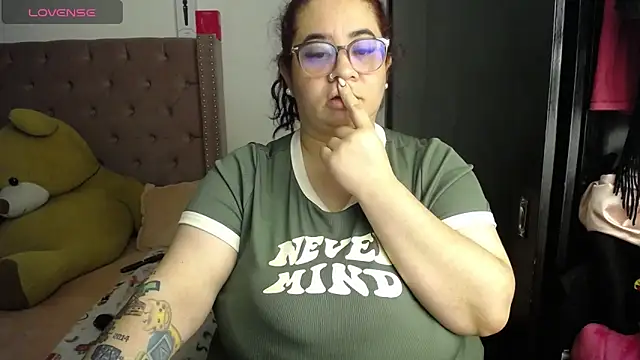Snapshot of kattybbwbigboobs_ chatting on 06-10-26, 05:41 kattybbwbigboobs online show from 06-10-26, 05:41