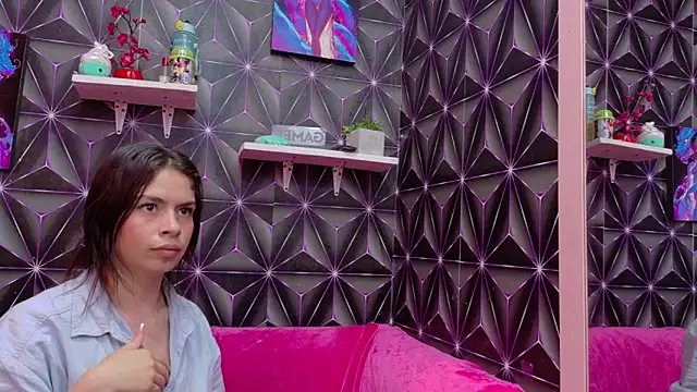 emilygrooe online show from 11-17-25, 08:46