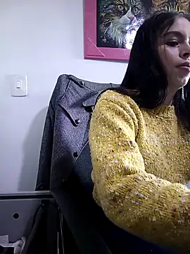 Snapshot of emilygrooe chatting on 02-17-26, 08:39 emilygrooe online show from 02-17-26, 08:39