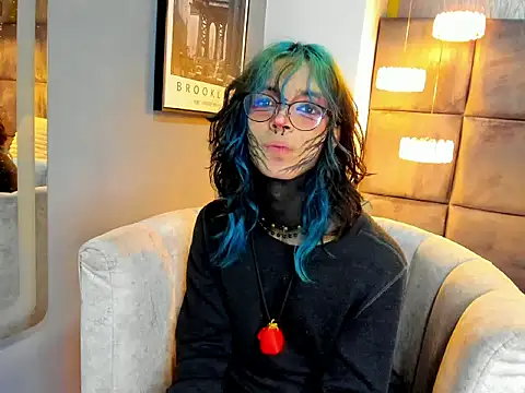 luxiel  online show from 03-31-26, 09:06