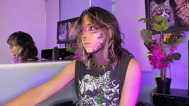 luxiel  online show from 11-26-25, 10:43