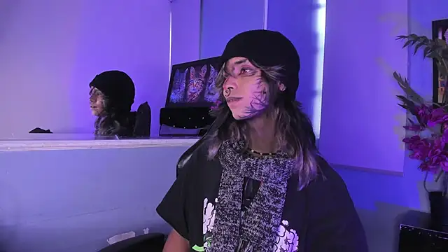 luxiel  online show from 12-03-25, 09:36