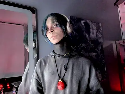 luxiel  online show from 04-18-26, 05:10