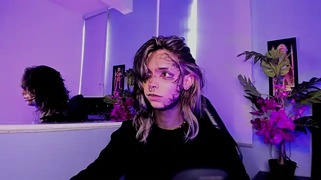 luxiel  online show from 12-02-25, 07:59