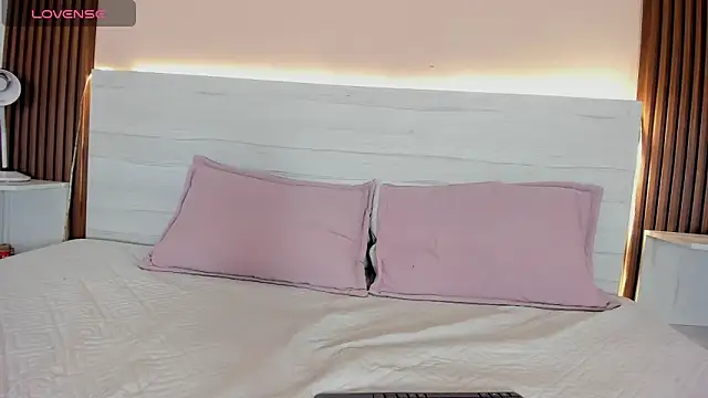 Snapshot of esmeralda_4_ chatting on 11-07-25, 08:46 esmeralda 4 online show from 11-07-25, 08:46