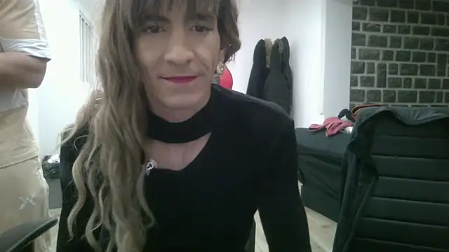 Snapshot of samia42 chatting on 11-16-25, 10:02 samia42 online show from 11-16-25, 10:02