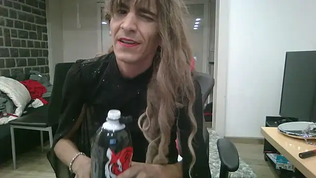 samia42 online show from 11-18-25, 05:05