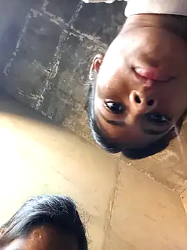 Snapshot of CUTE_V_SEXY chatting on 11-08-25, 05:00 CUTE V SEXY online show from 11-08-25, 05:00