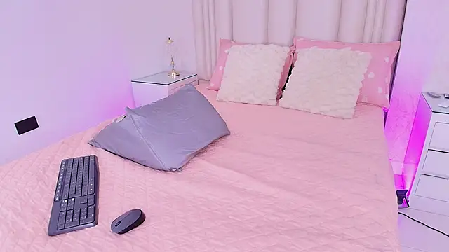 alanarose18 online show from 05-23-26, 07:24