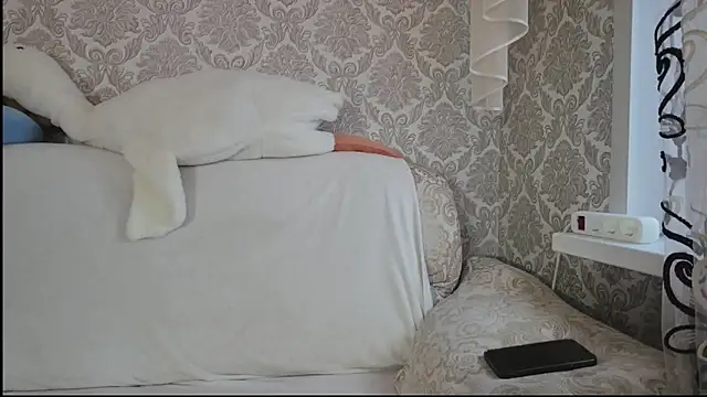 SweetLiaison online show from 11-18-25, 06:06