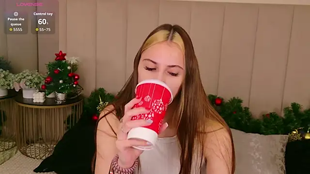 AriaBe11 online show from 12-20-25, 07:11