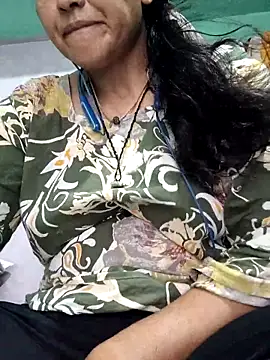 Snapshot of Piya_Bakshi chatting on 06-08-26, 12:49 Piya Bakshi online show from 06-08-26, 12:49