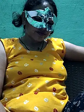 Snapshot of Piya_Bakshi chatting on 05-11-26, 04:26 Piya Bakshi online show from 05-11-26, 04:26
