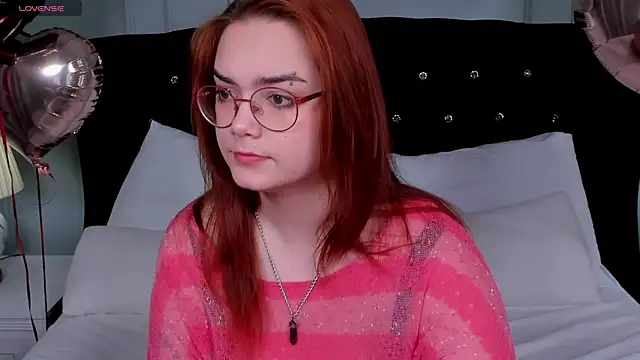 Snapshot of Lily__Evans chatting on 02-06-26, 03:35 Lily Evans online show from 02-06-26, 03:35