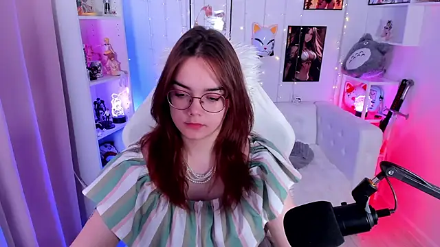 Lily  Evans online show from 11-23-25, 04:11