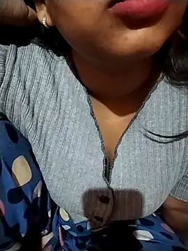 Snapshot of Sexy_Divya__ chatting on 05-07-26, 05:27 Sexy Divya online show from 05-07-26, 05:27