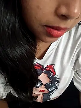 Snapshot of Sexy_Divya__ chatting on 06-10-26, 05:19 Sexy Divya online show from 06-10-26, 05:19