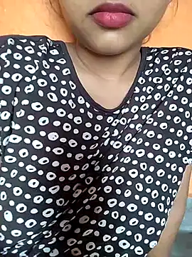 Sexy Divya   online show from 06-20-26, 01:54