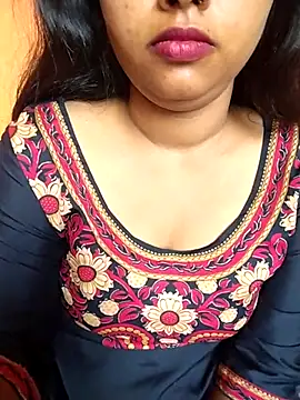Snapshot of Sexy_Divya__ chatting on 05-05-26, 01:08 Sexy Divya online show from 05-05-26, 01:08