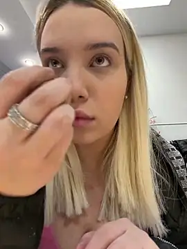 Snapshot of KilianaNoir chatting on 02-21-26, 09:55 KilianaNoir online show from 02-21-26, 09:55