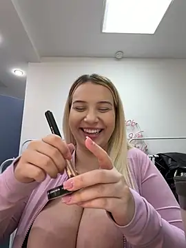 Snapshot of KilianaNoir chatting on 02-15-26, 06:47 KilianaNoir online show from 02-15-26, 06:47