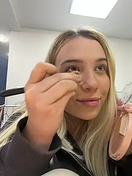 Snapshot of KilianaNoir chatting on 02-12-26, 07:30 KilianaNoir online show from 02-12-26, 07:30