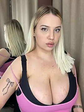 Snapshot of KilianaNoir chatting on 02-19-26, 10:45 KilianaNoir online show from 02-19-26, 10:45