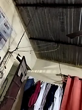 Snapshot of black_and_white_choco chatting on 11-17-25, 03:38 black and white choco online show from 11-17-25, 03:38