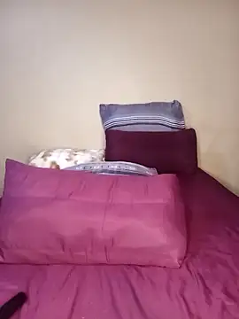 Snapshot of Emmylove-xr25 chatting on 02-25-26, 02:17 Emmylove-xr25 online show from 02-25-26, 02:17