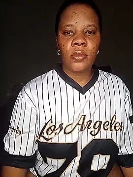 Snapshot of Emmylove-xr25 chatting on 02-17-26, 06:27 Emmylove-xr25 online show from 02-17-26, 06:27