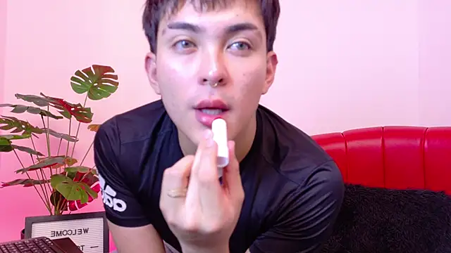 Valentin X online show from 11-16-25, 03:44