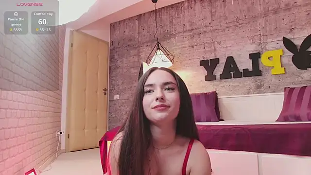Snapshot of LuisaFaye chatting on 04-29-26, 07:20 LuisaFaye online show from 04-29-26, 07:20