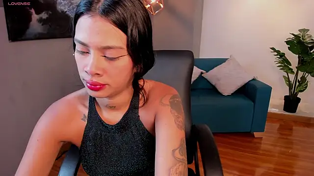 Saara Corraless online show from 11-13-25, 07:29