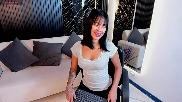 Saara Corraless online show from 07-23-26, 05:20