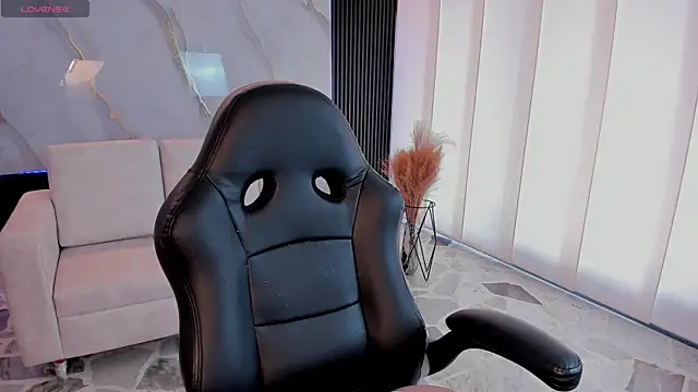 Saara Corraless online show from 04-13-26, 03:16