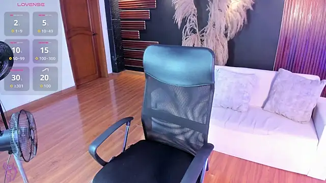 Saara Corraless online show from 03-25-26, 07:13