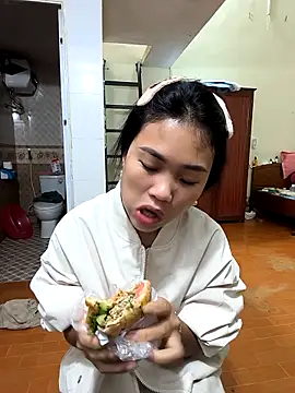 Lynly k2 online show from 03-30-26, 12:34