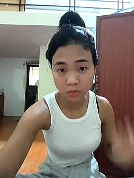 Lynly k2 online show from 04-06-26, 12:17