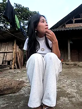 Lynly k2 online show from 12-19-25, 09:55