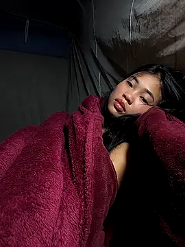 Lynly k2 online show from 02-10-26, 12:09