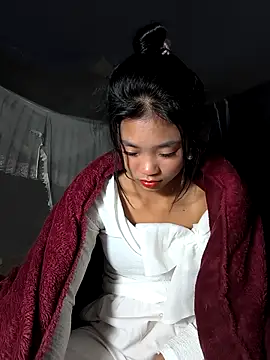 Lynly k2 online show from 12-22-25, 12:49