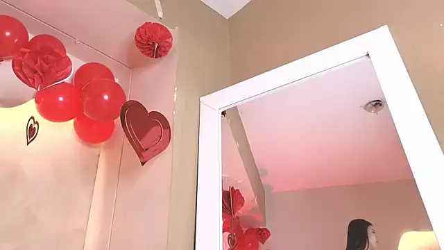 Snapshot of BellaRooux chatting on 02-16-26, 01:54 BellaRooux online show from 02-16-26, 01:54