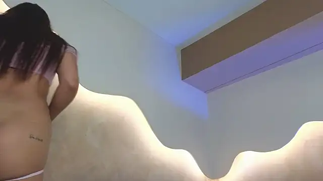 Snapshot of BellaRooux chatting on 02-04-26, 12:33 BellaRooux online show from 02-04-26, 12:33