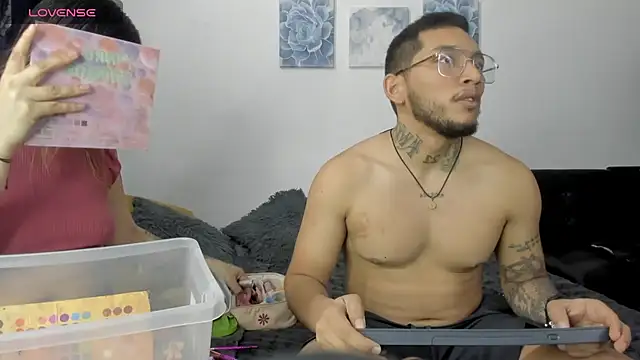 ariannawil online show from 12-01-25, 01:28