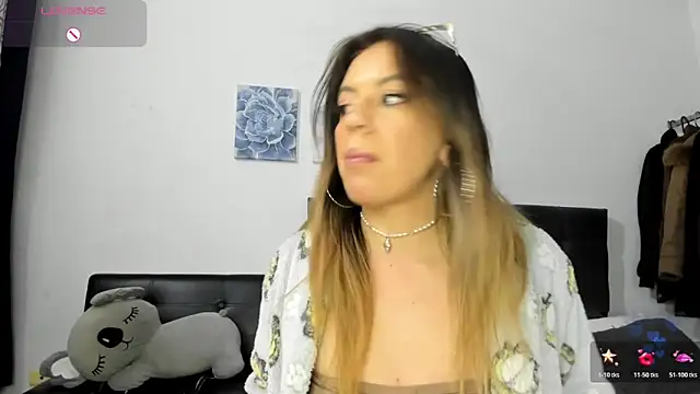 ariannawil online show from 02-09-26, 11:03