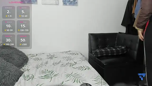 ariannawil online show from 11-10-25, 10:59