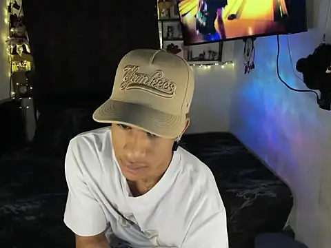 Snapshot of JUANBIGCOCK21CM chatting on 07-12-26, 03:24 JUANBIGCOCK21CM online show from 07-12-26, 03:24